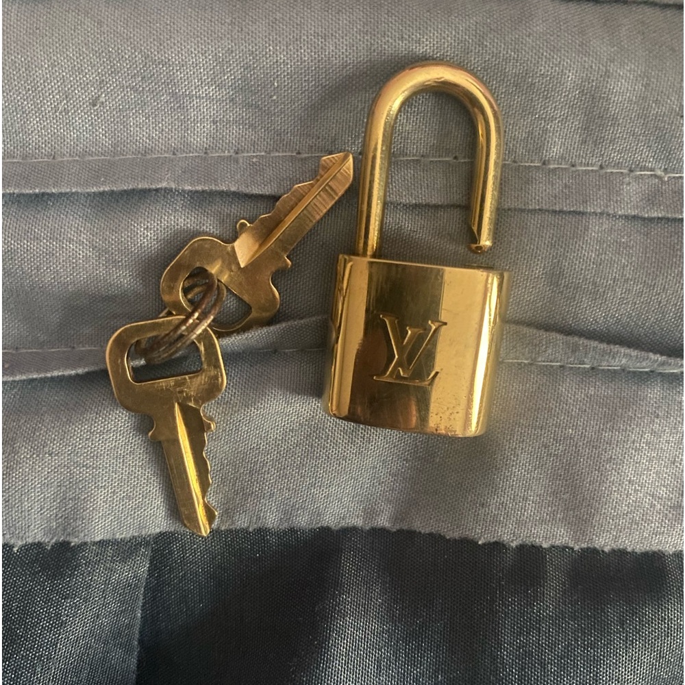 Authentic Louis Vuitton Lock and Keys #301